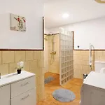 Casa Andrea * تاكورونتي
